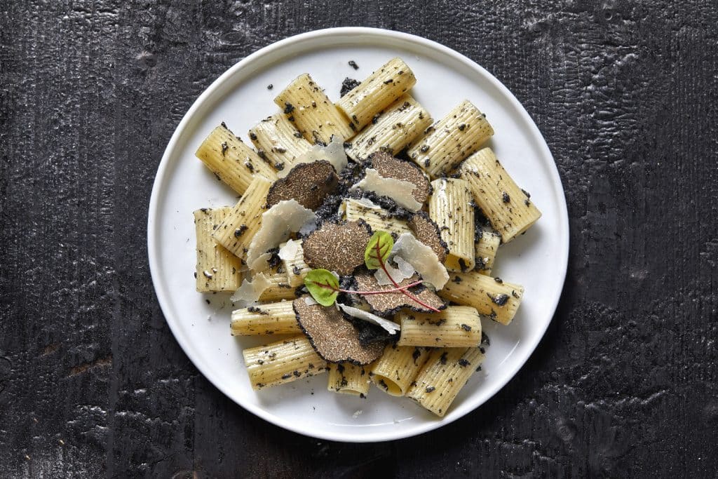 Rigatoni à la sauce truffe d été et parmesan Magazine Plantin