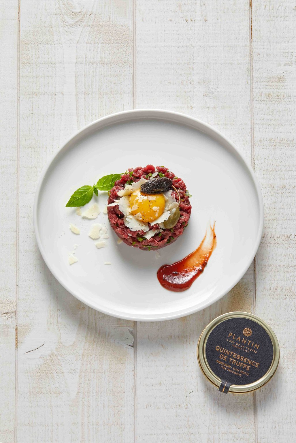 tartare de boeuf et quintessence de truffe noire