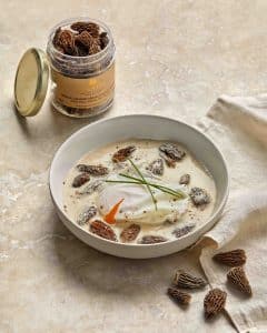 oeuf poche a la sauce morilles